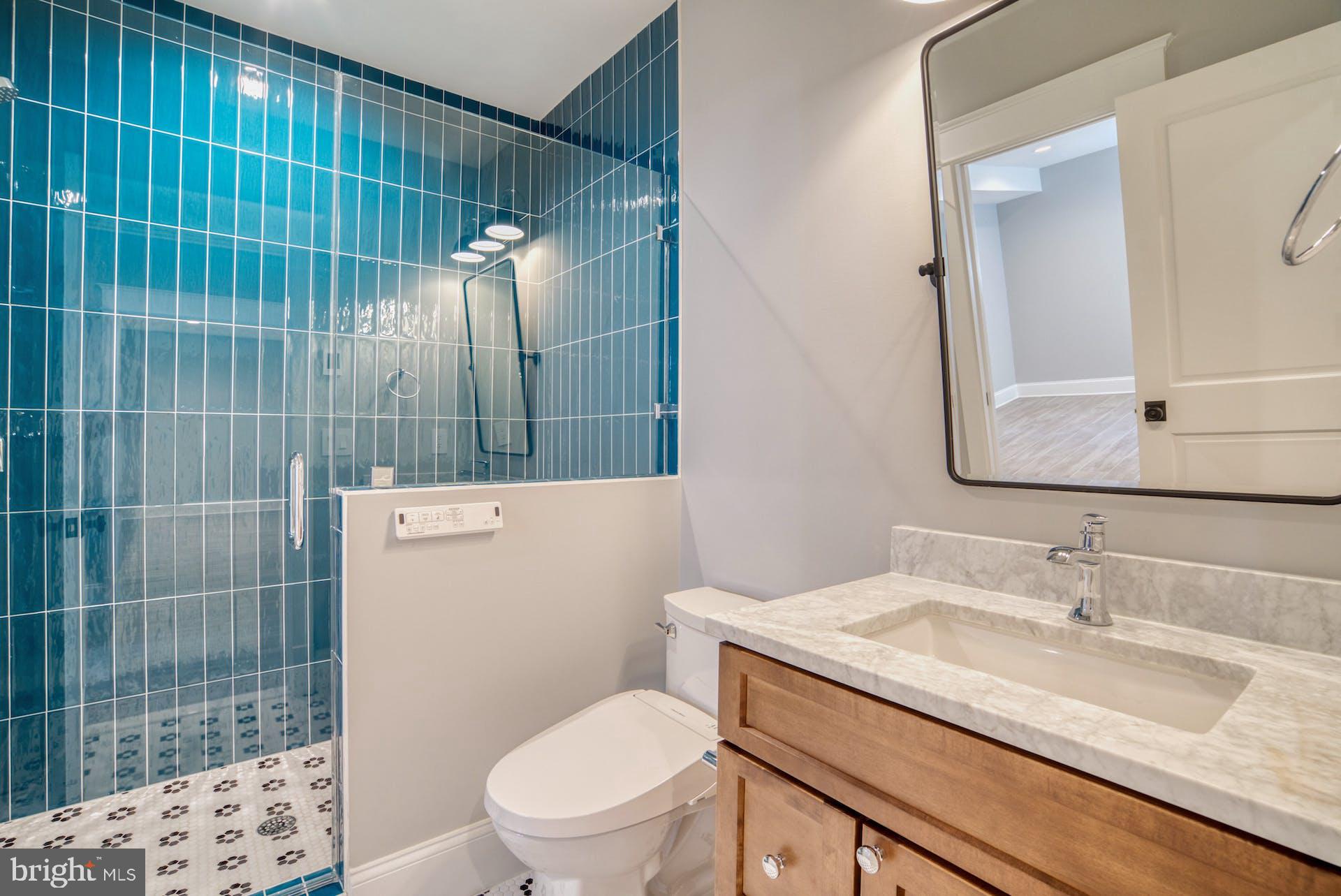 WILLIAMSBURG VILLAGE - Residential