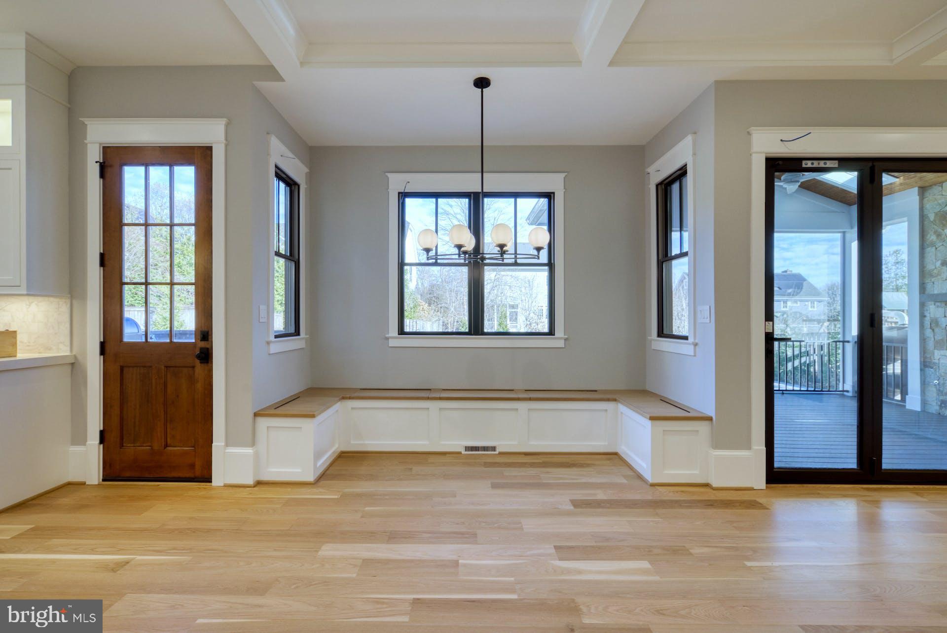 WILLIAMSBURG VILLAGE - Residential