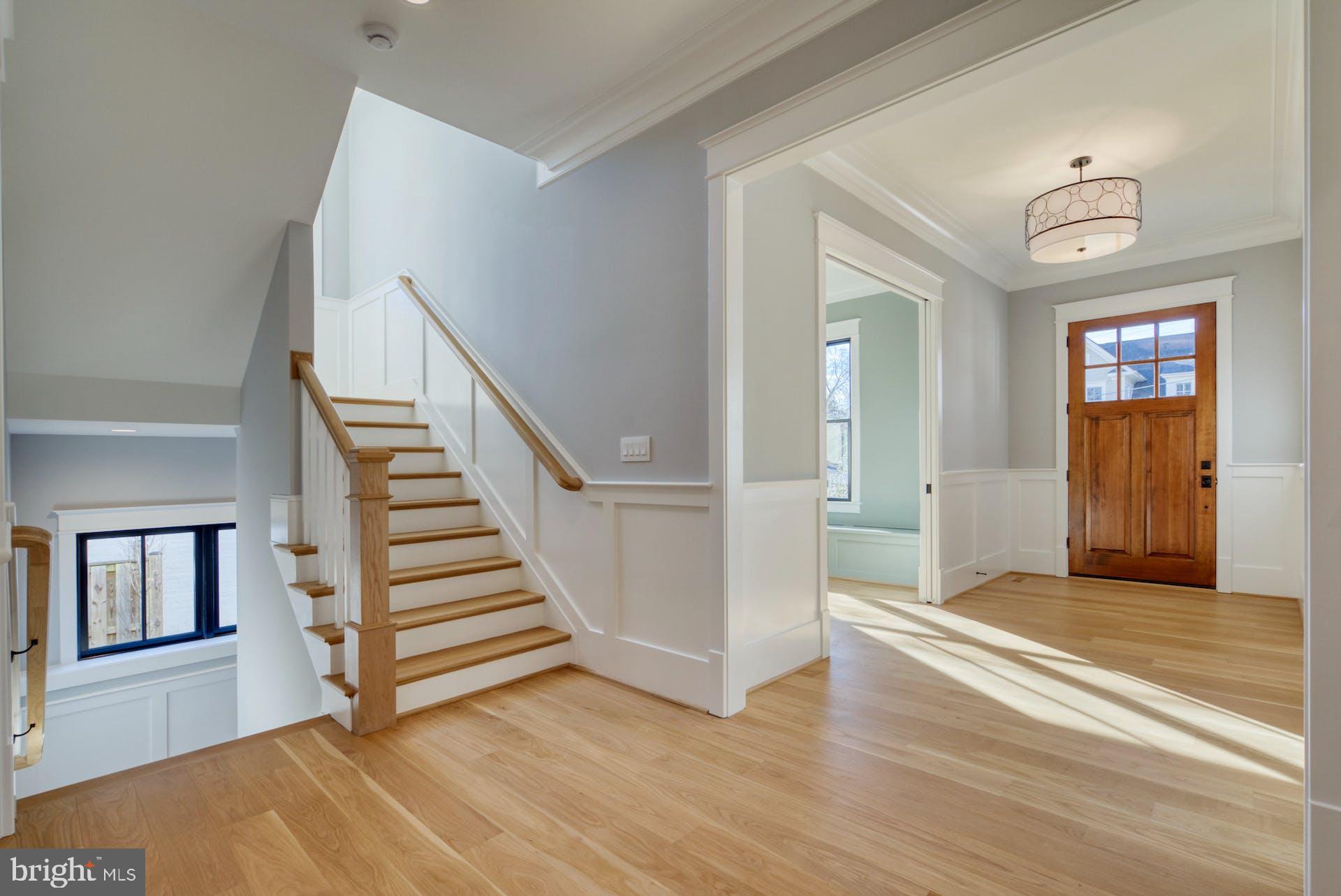 WILLIAMSBURG VILLAGE - Residential