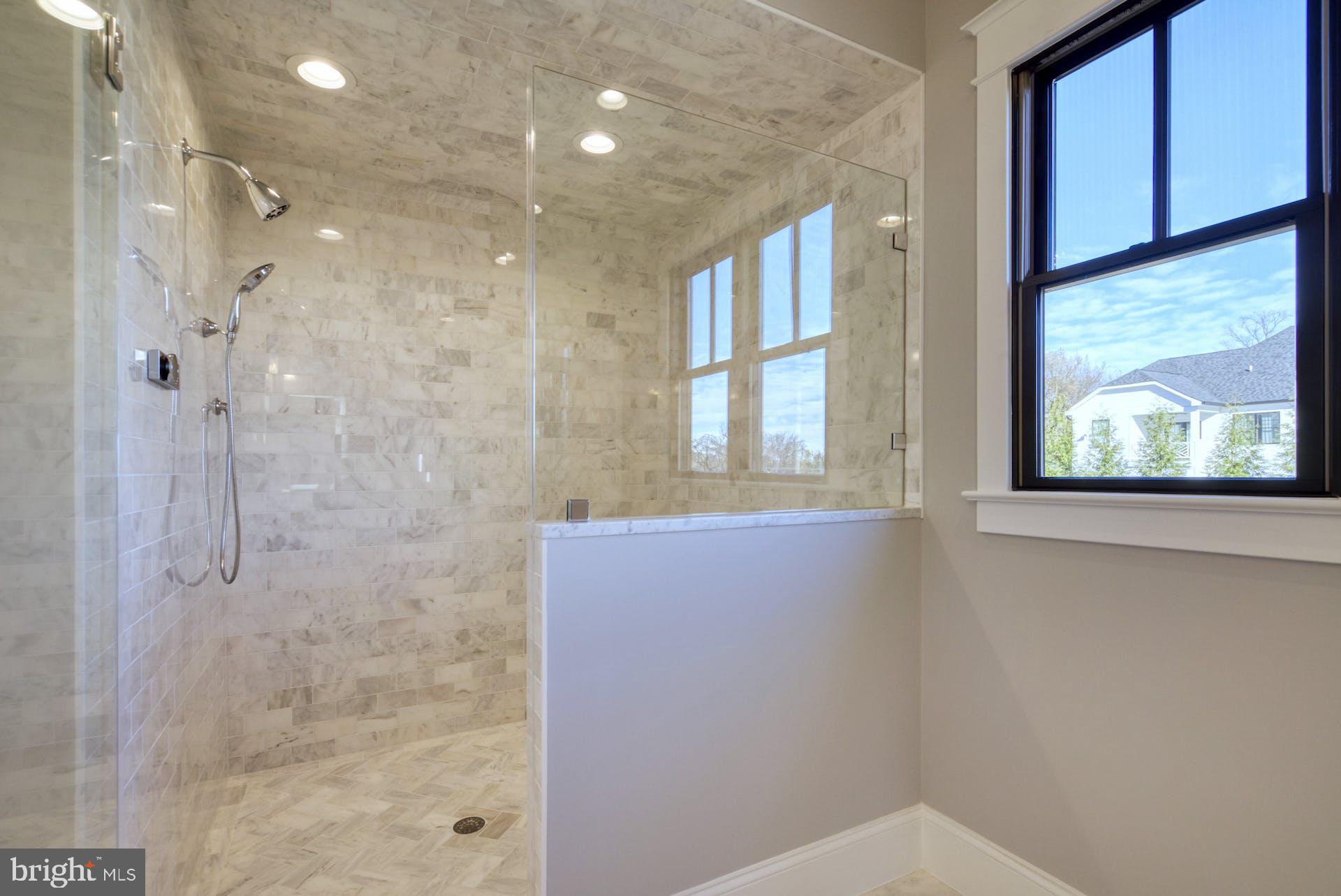 WILLIAMSBURG VILLAGE - Residential