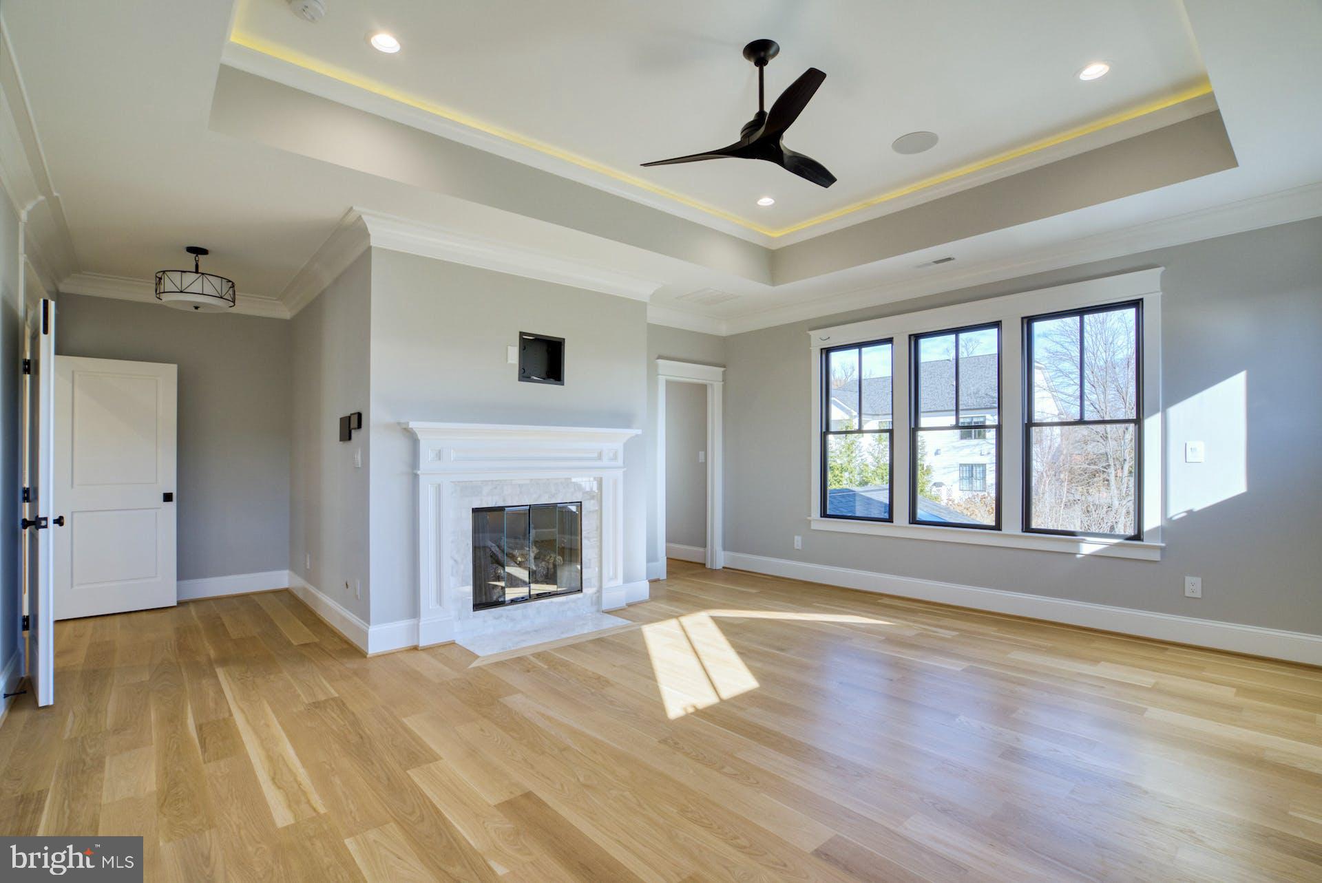 WILLIAMSBURG VILLAGE - Residential