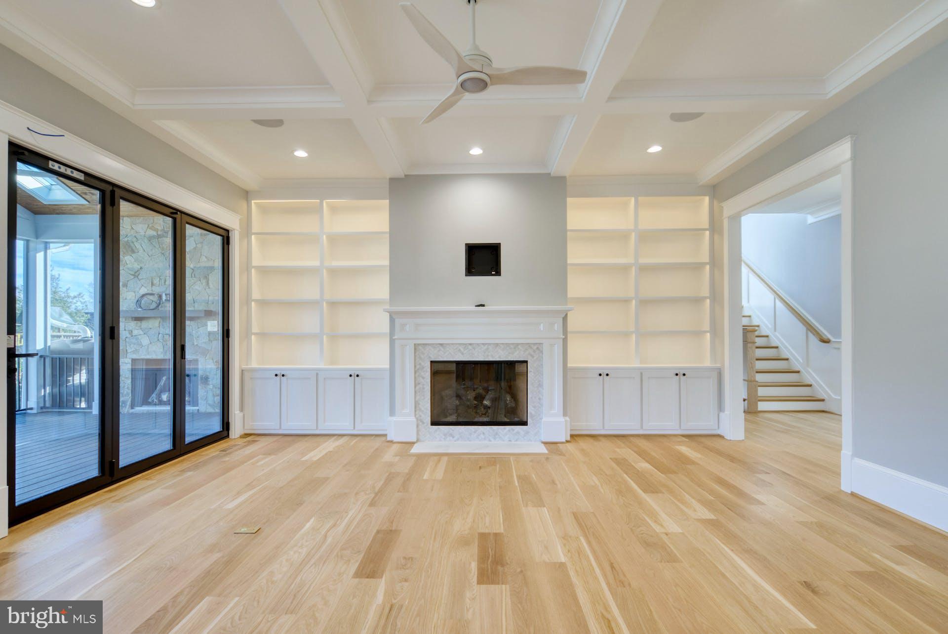 WILLIAMSBURG VILLAGE - Residential