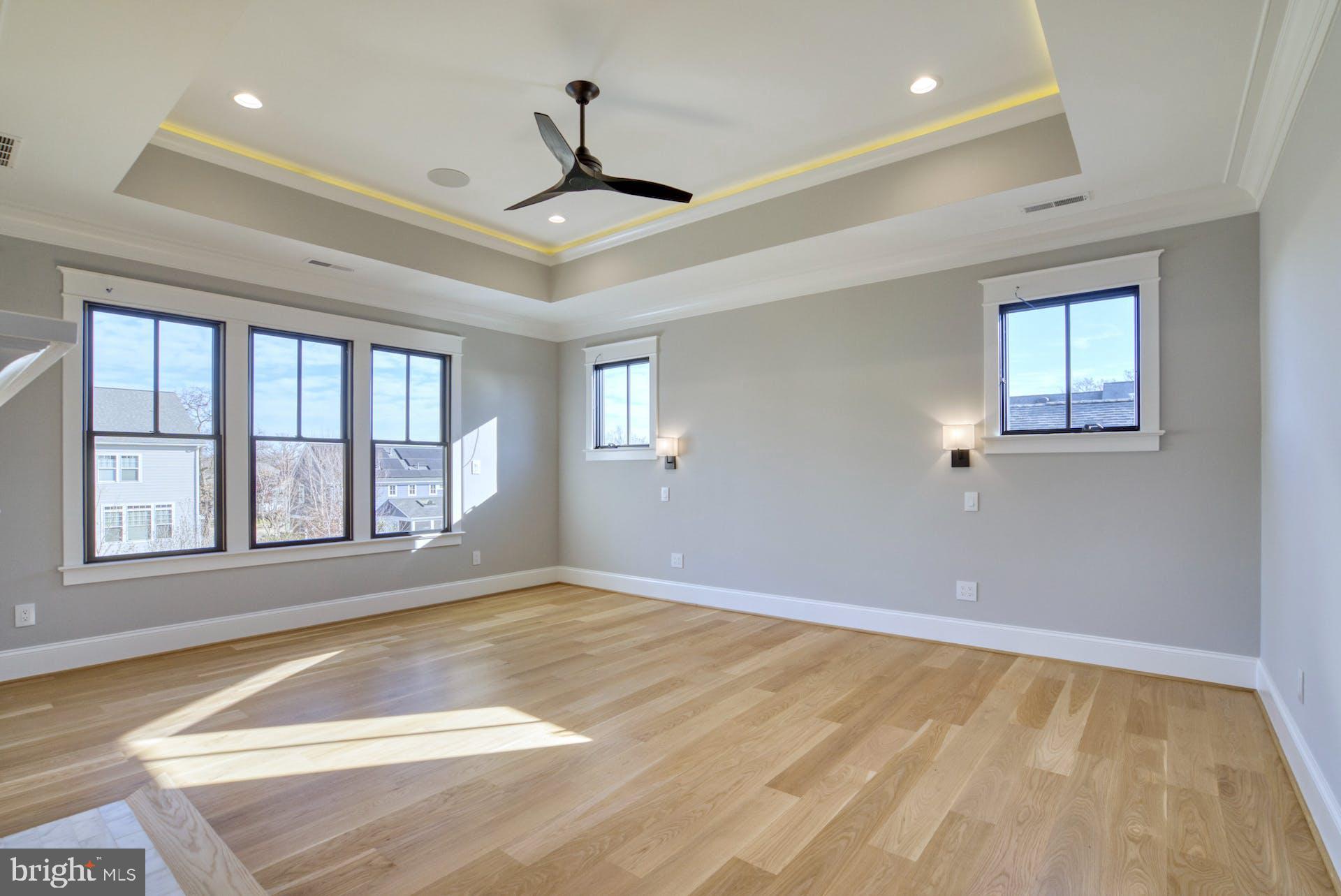 WILLIAMSBURG VILLAGE - Residential