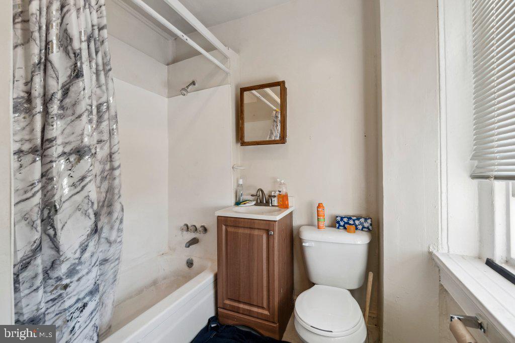 CHARLES VILLAGE - Residential Income