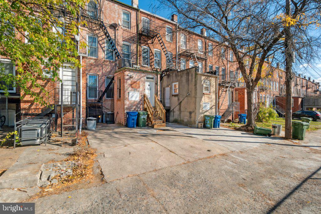 CHARLES VILLAGE - Residential Income