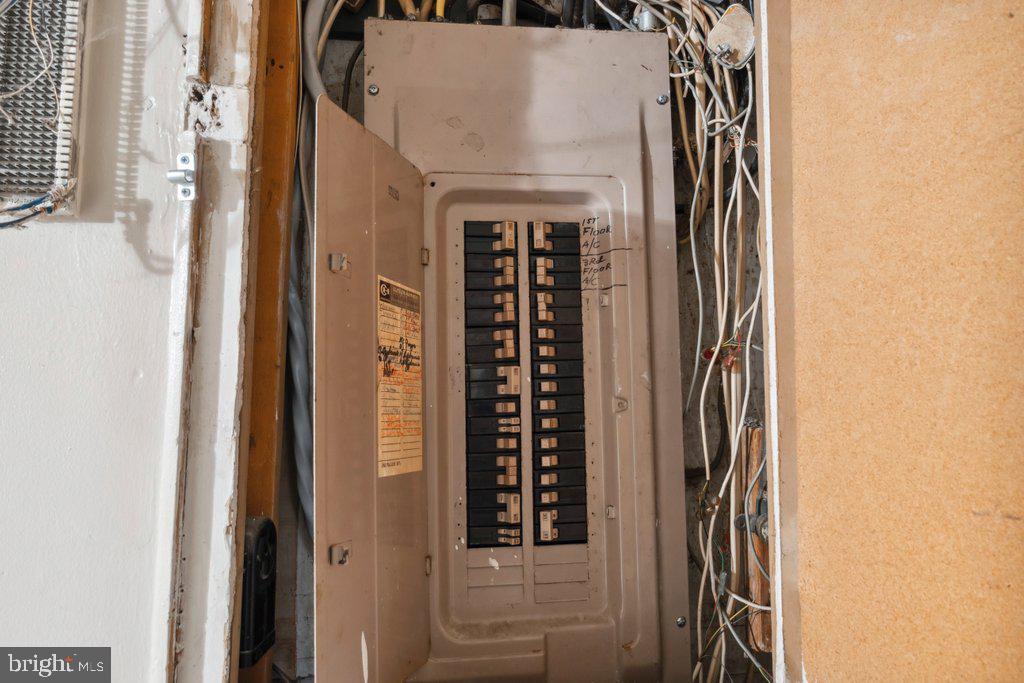 CHARLES VILLAGE - Residential Income