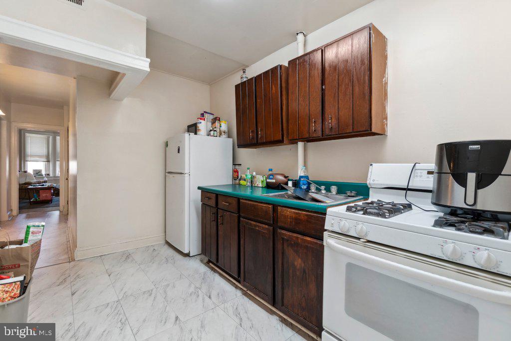 CHARLES VILLAGE - Residential Income