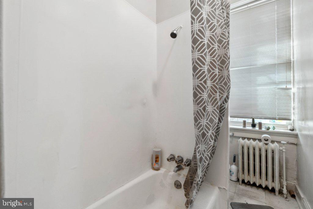 CHARLES VILLAGE - Residential Income