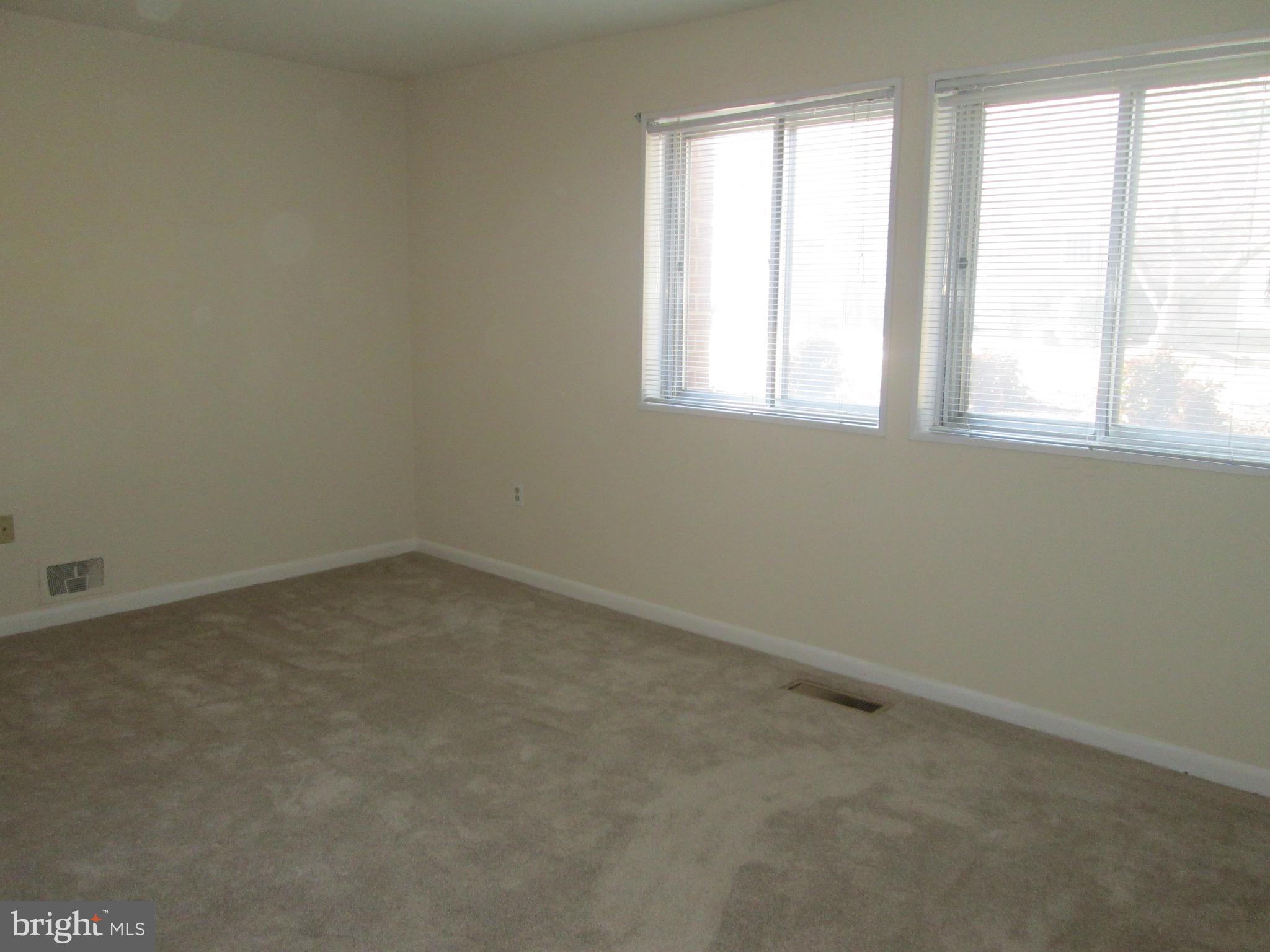 ROSSMOOR MUTUAL #7 - Residential Lease