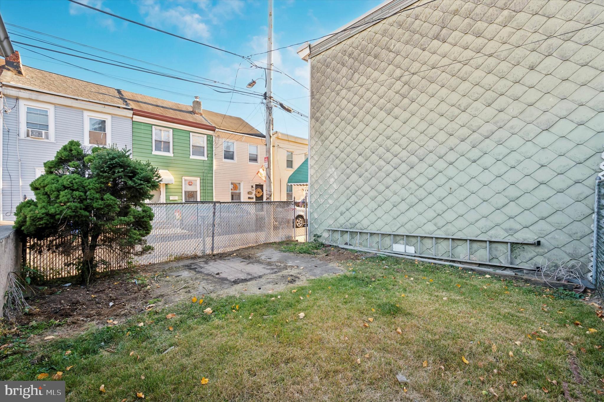 BRIDESBURG - Residential