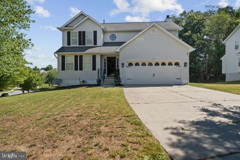 Homes For Sale - 10700 Wembrough Place<br/> CHELTENHAM, MD 20623