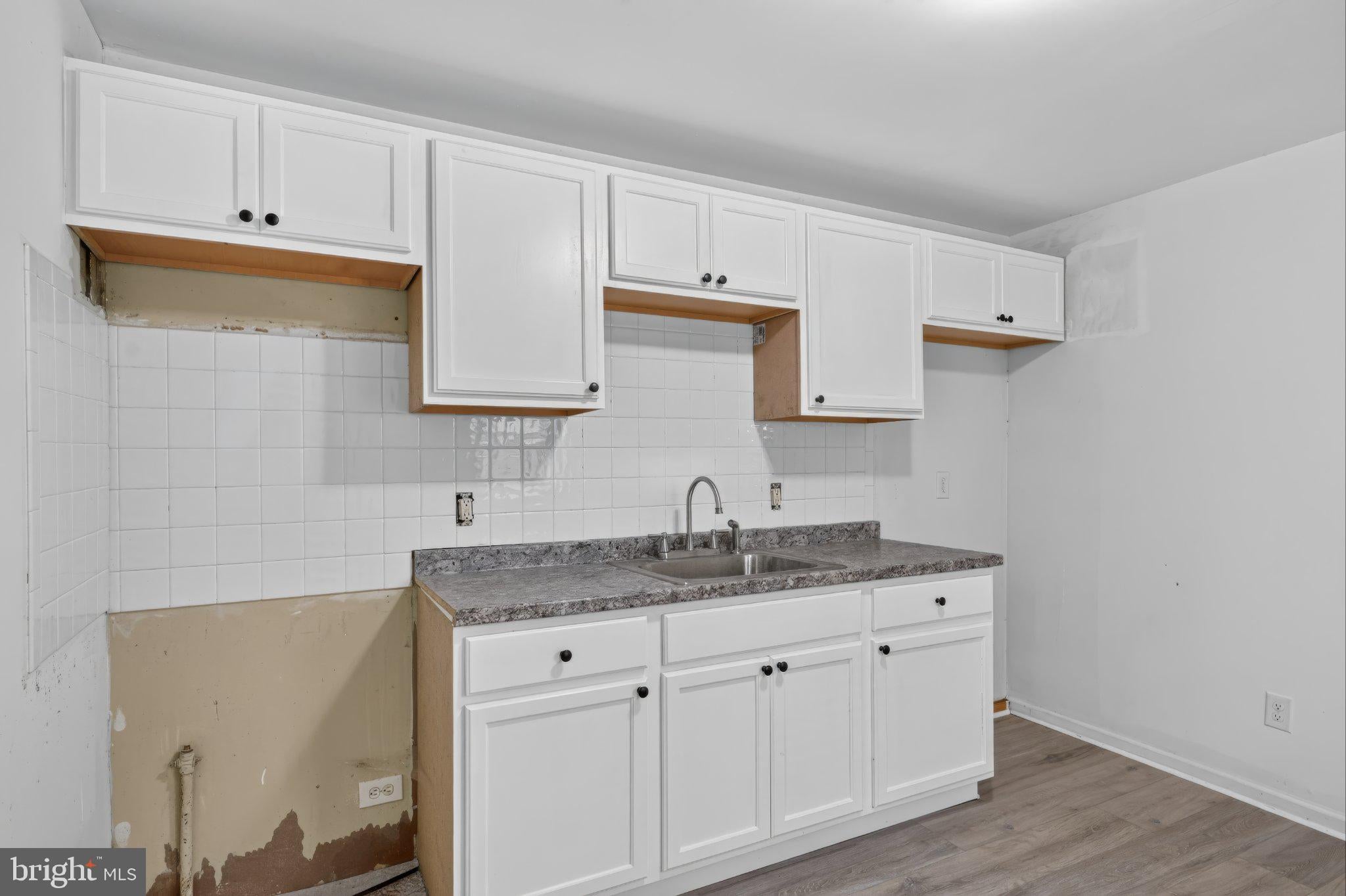 1006 W 3RD STREET