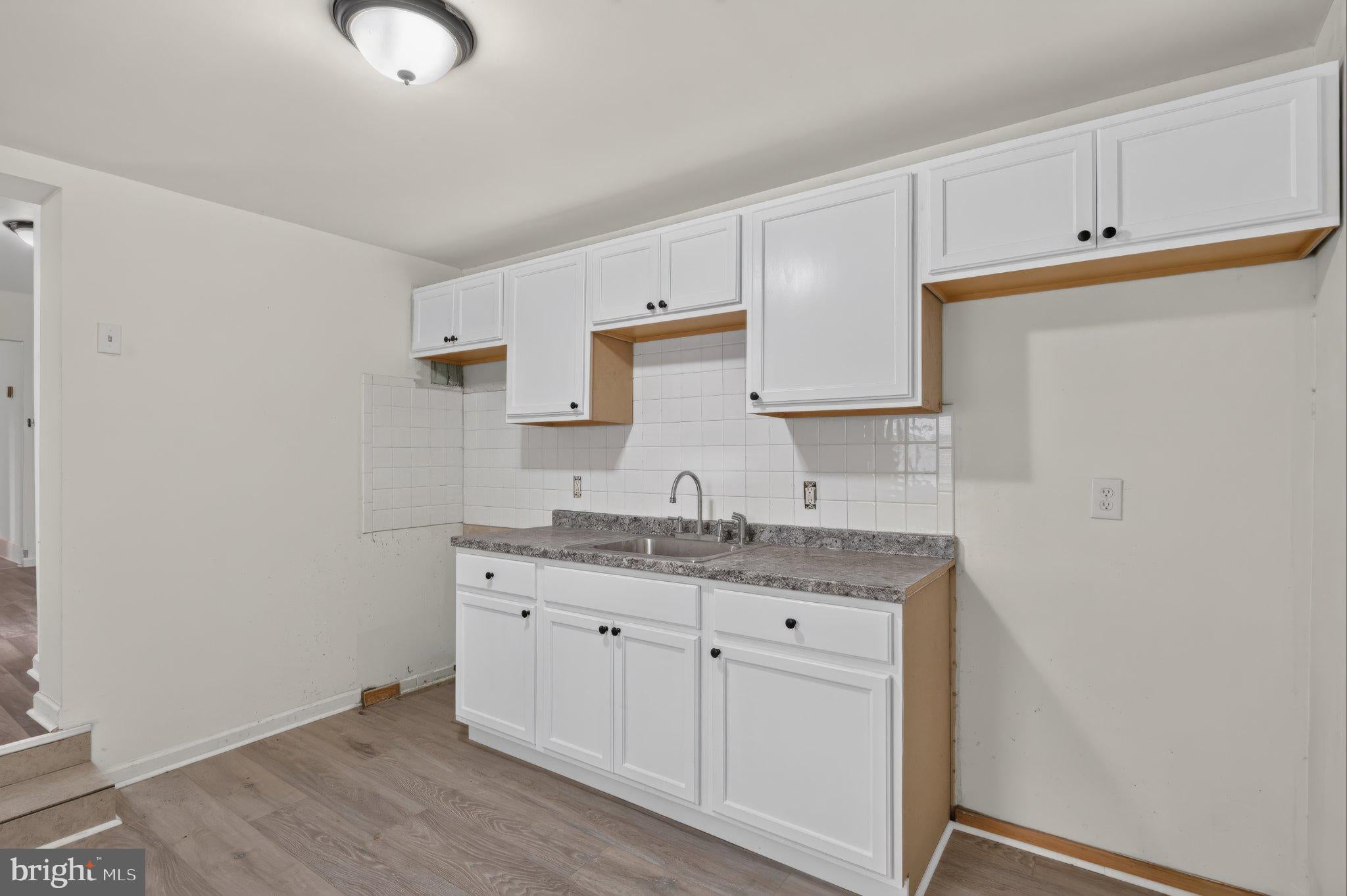 1006 W 3RD STREET