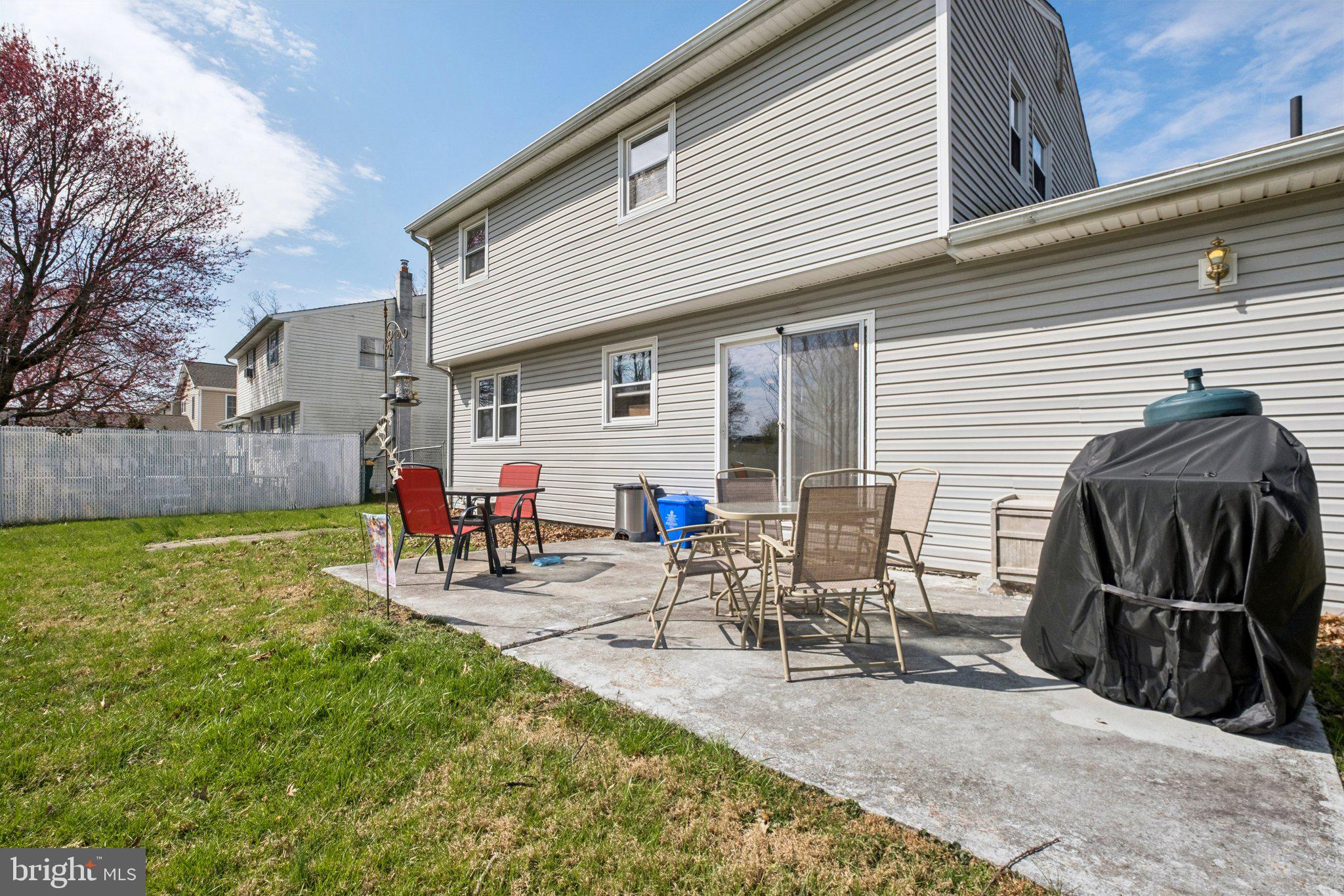 LEVITTOWN - Residential