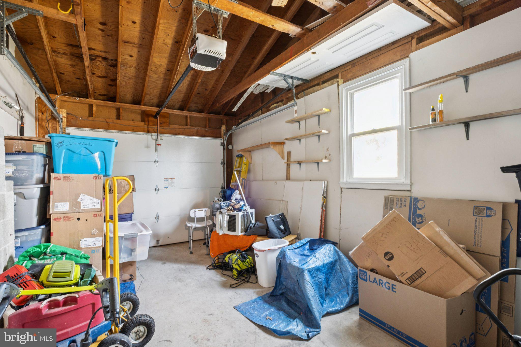 LEVITTOWN - Residential