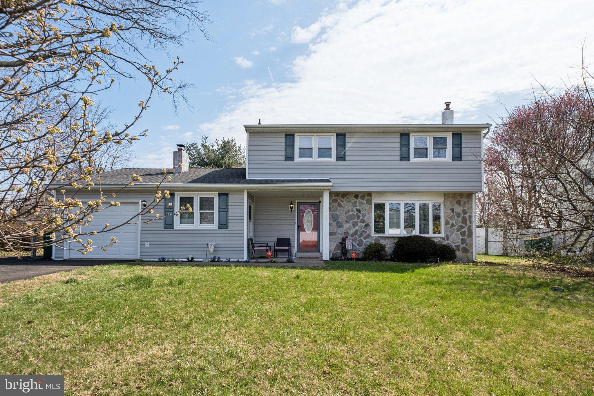 LEVITTOWN - Residential