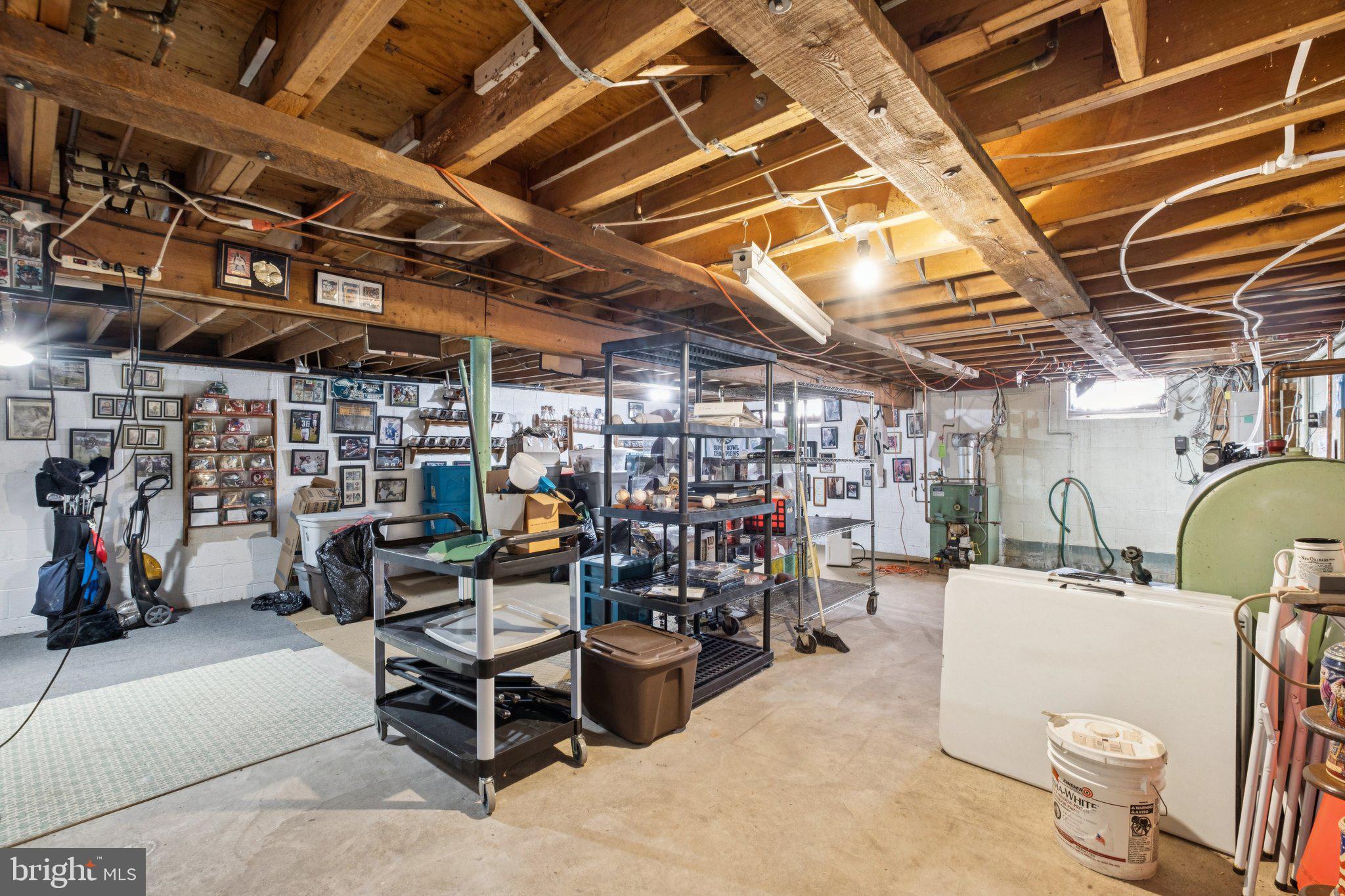 LEVITTOWN - Residential