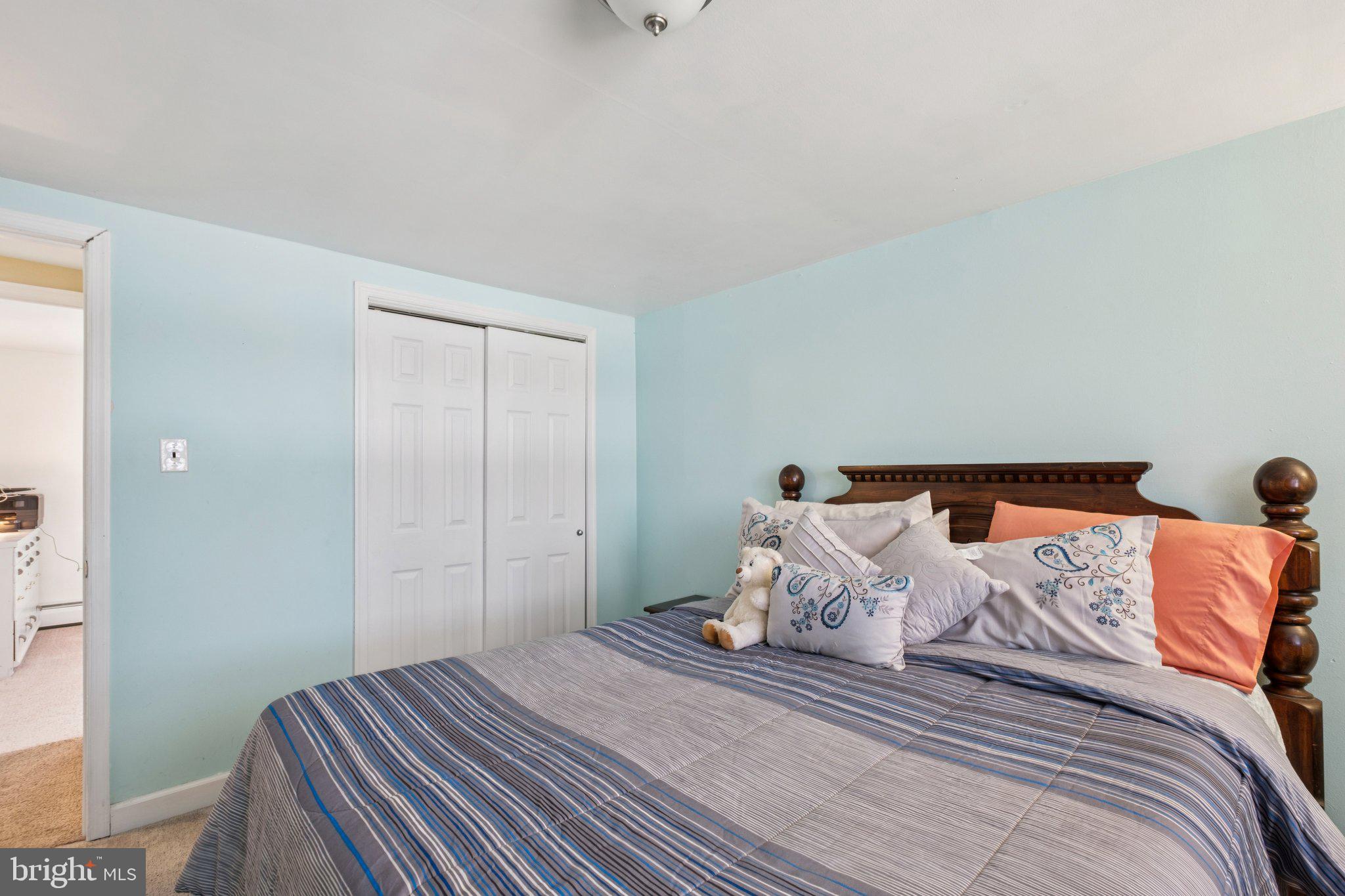 LEVITTOWN - Residential