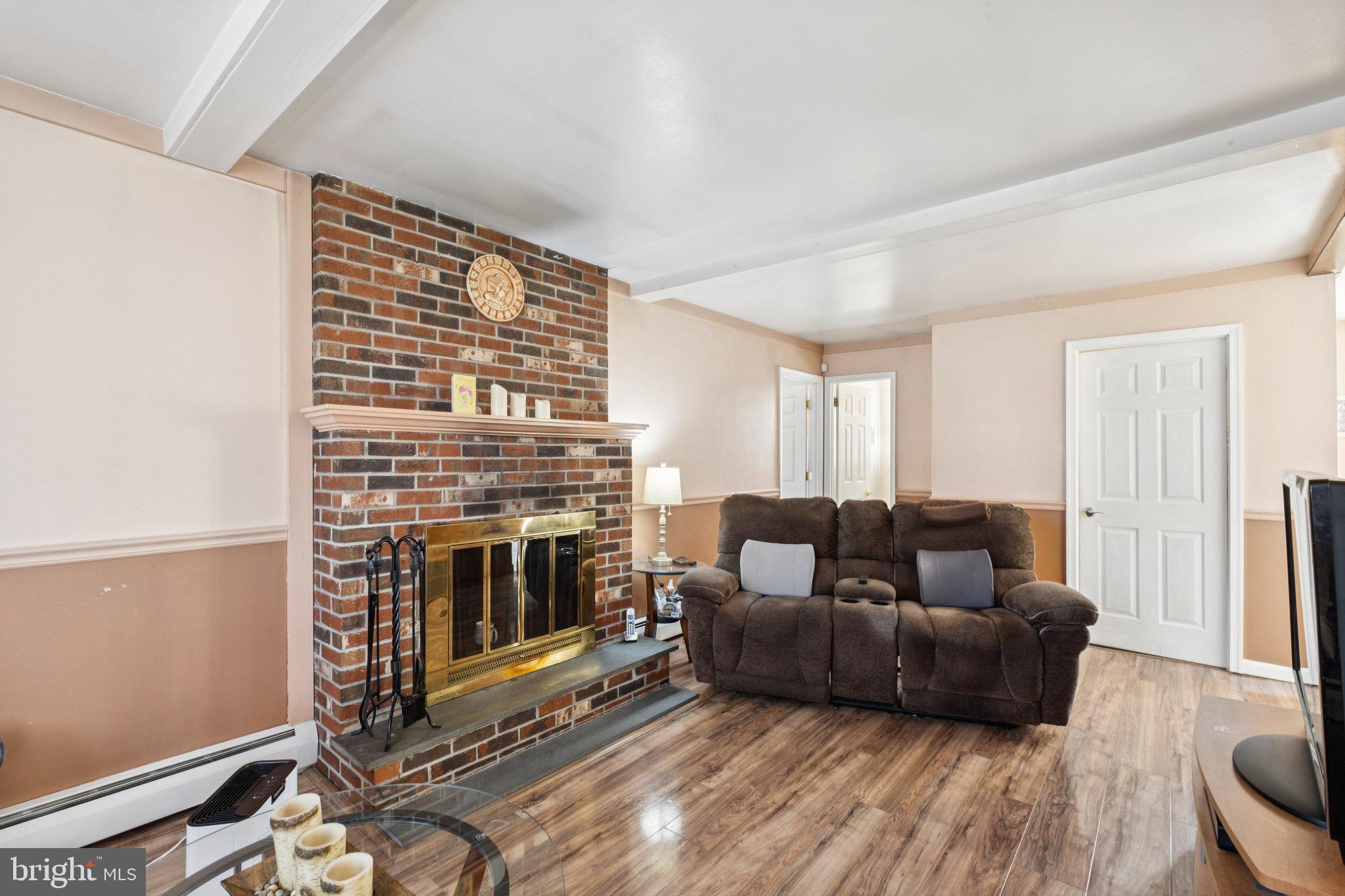 LEVITTOWN - Residential