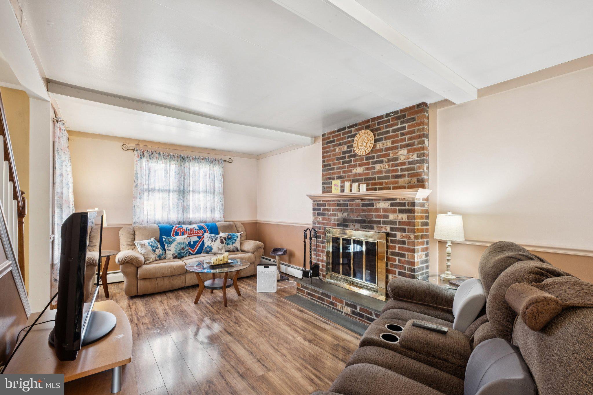 LEVITTOWN - Residential