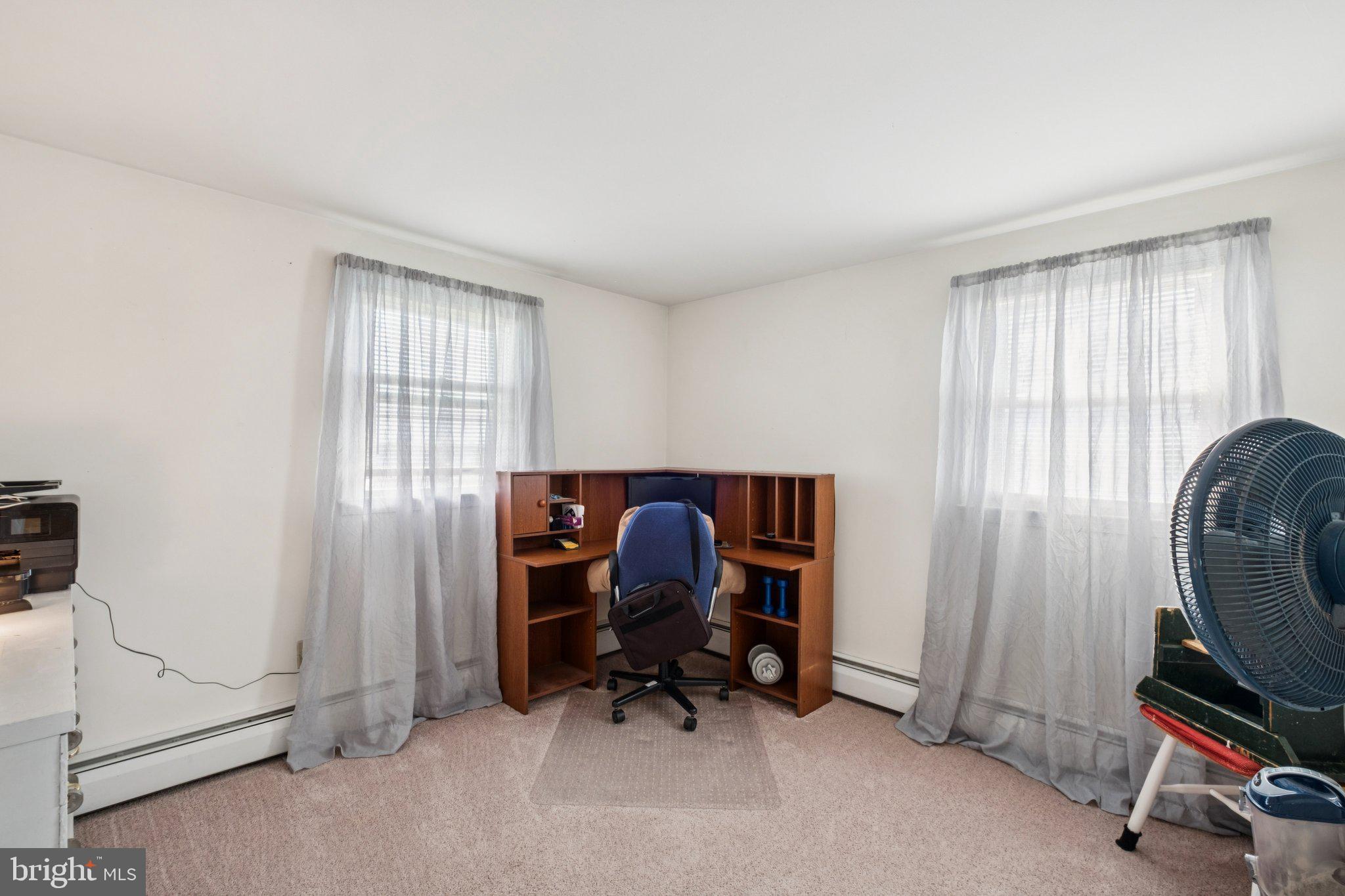 LEVITTOWN - Residential