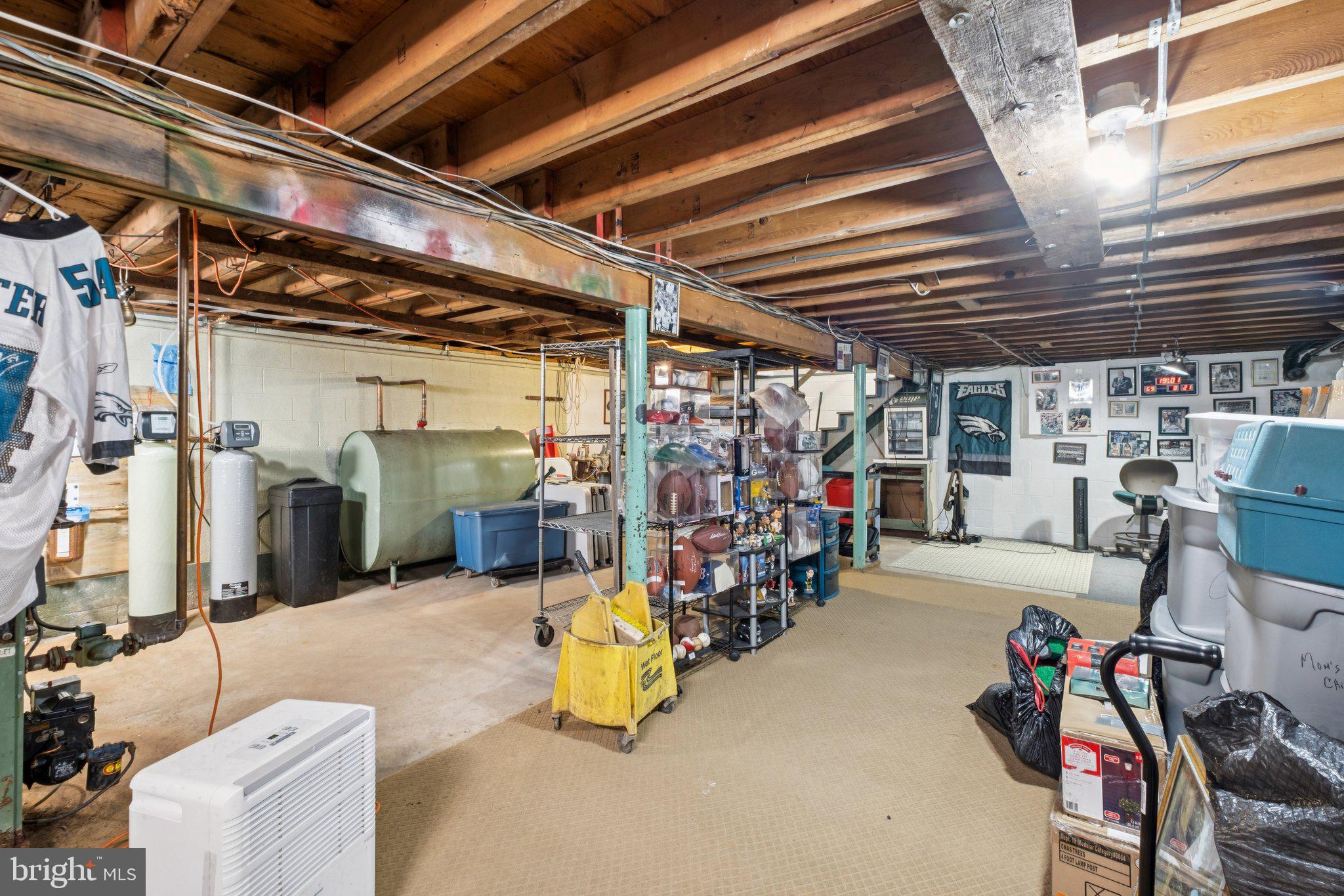 LEVITTOWN - Residential