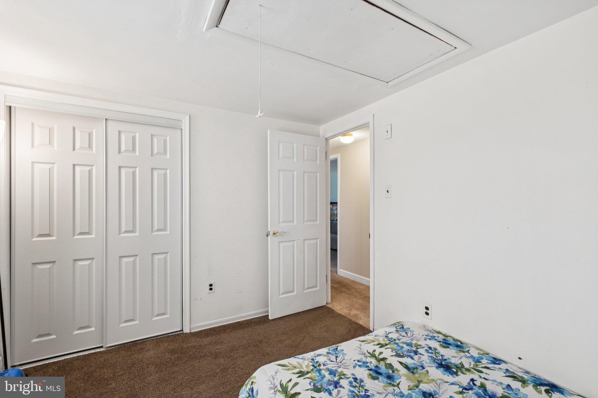 LEVITTOWN - Residential