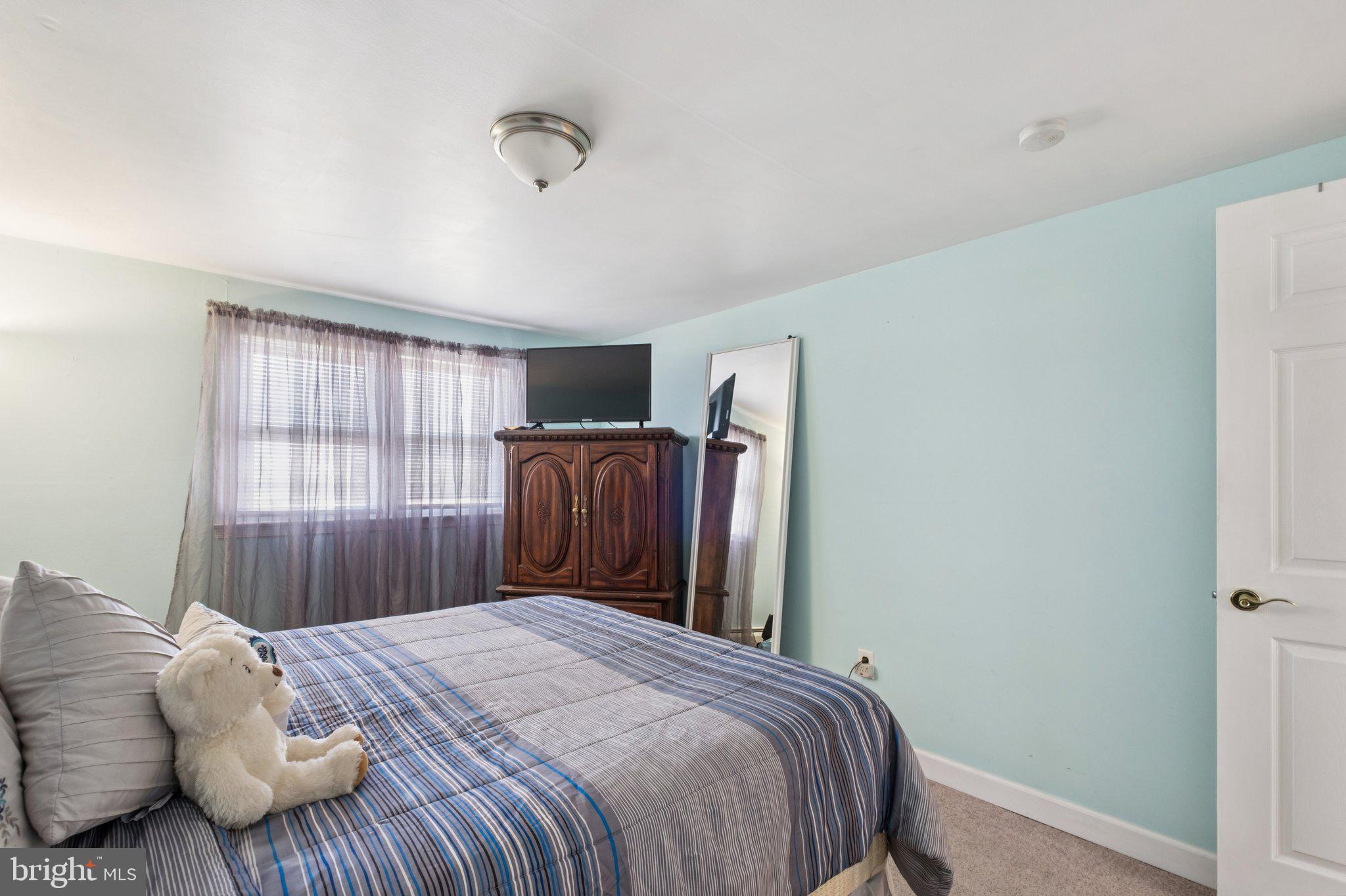 LEVITTOWN - Residential