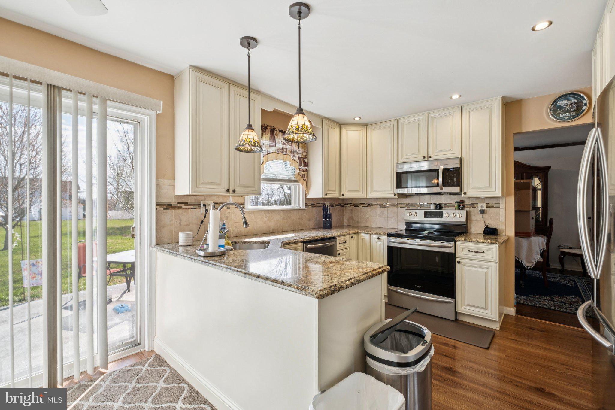 LEVITTOWN - Residential