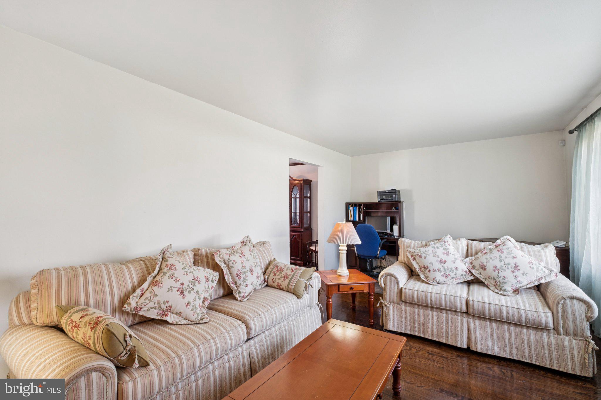 LEVITTOWN - Residential