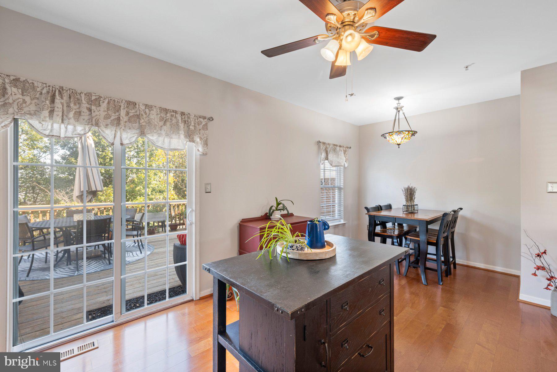 TWIN ARCH CROSSING - Residential