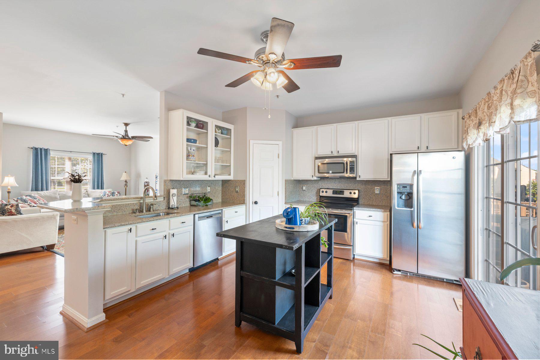 TWIN ARCH CROSSING - Residential