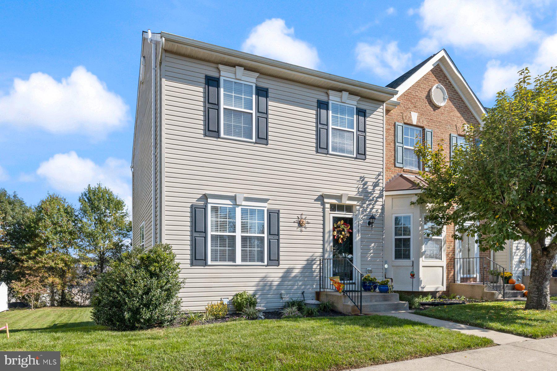 TWIN ARCH CROSSING - Residential