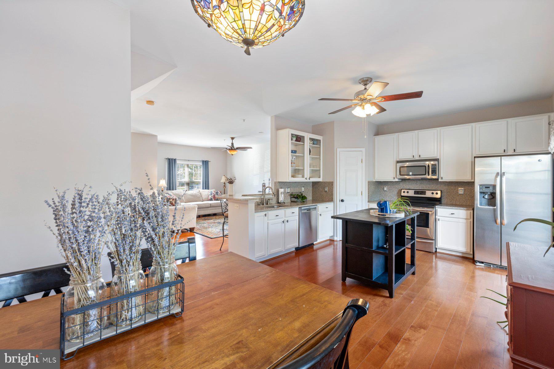 TWIN ARCH CROSSING - Residential