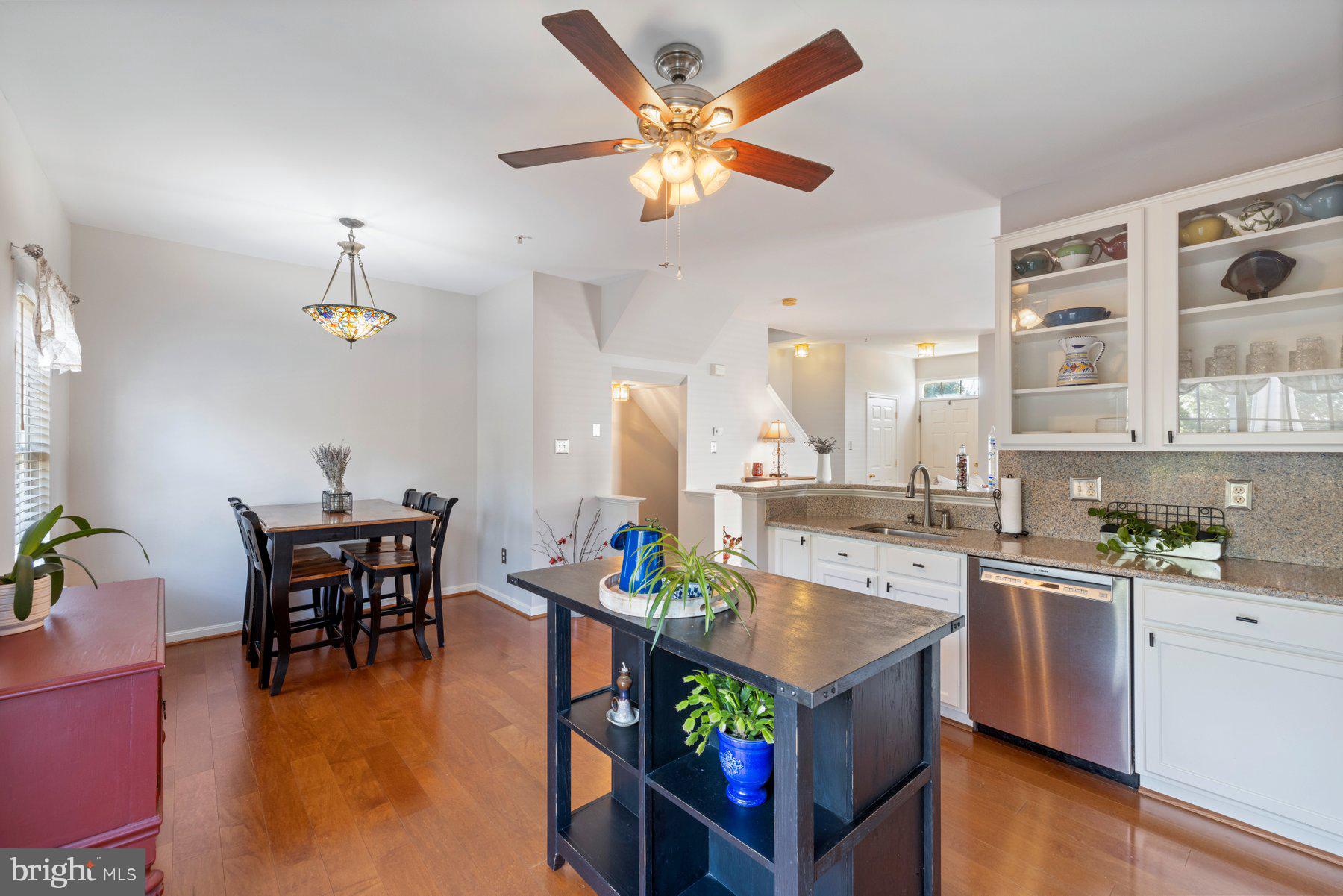 TWIN ARCH CROSSING - Residential