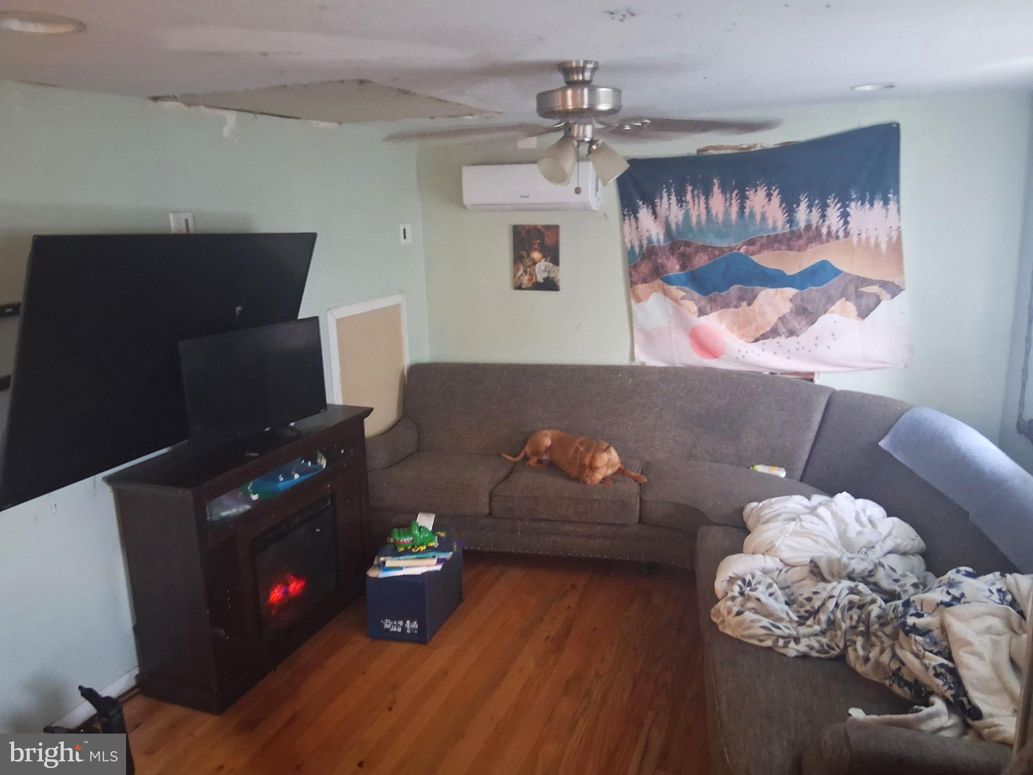 1018 W BROWNING ROAD