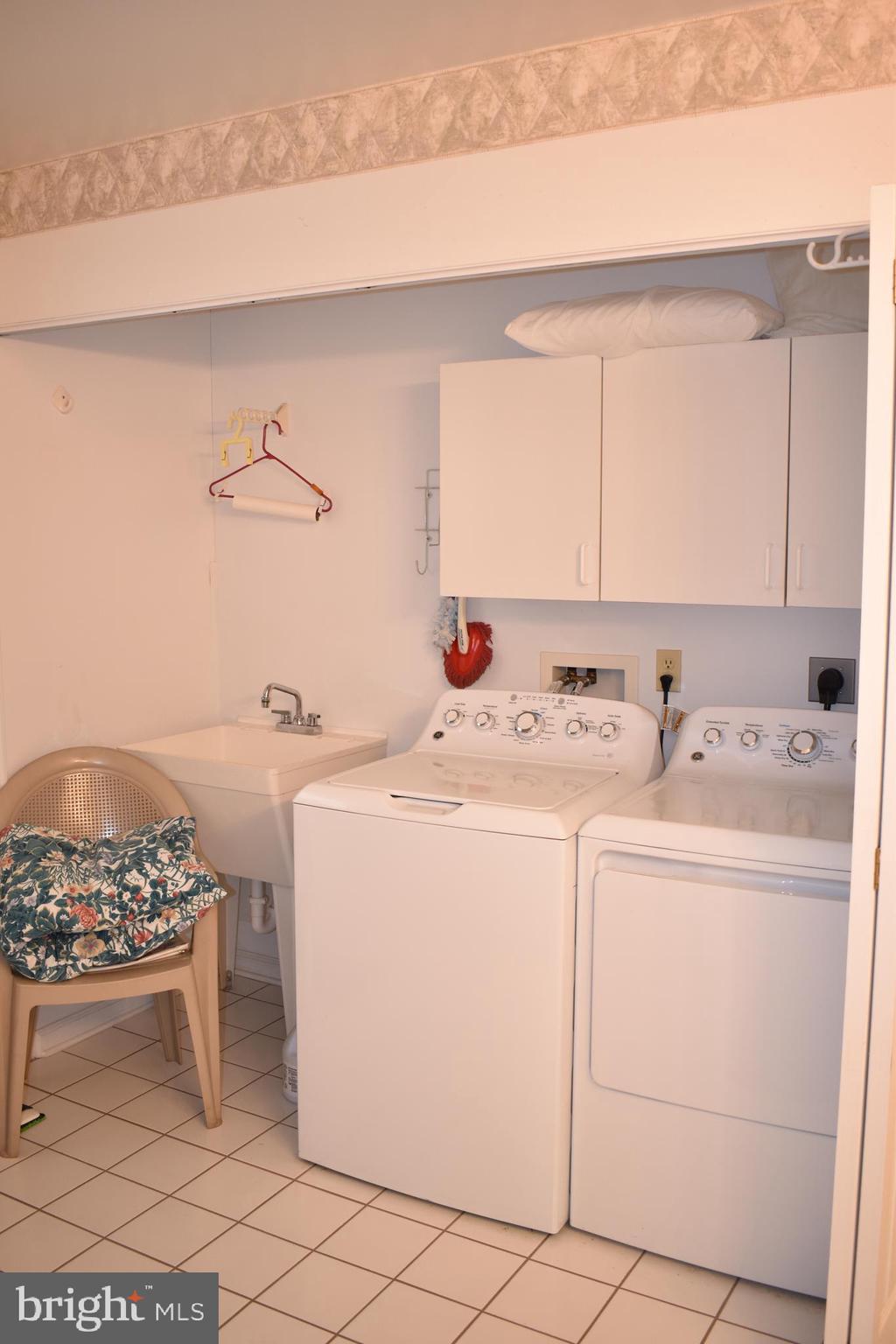 SOUTH POINTE - Residential