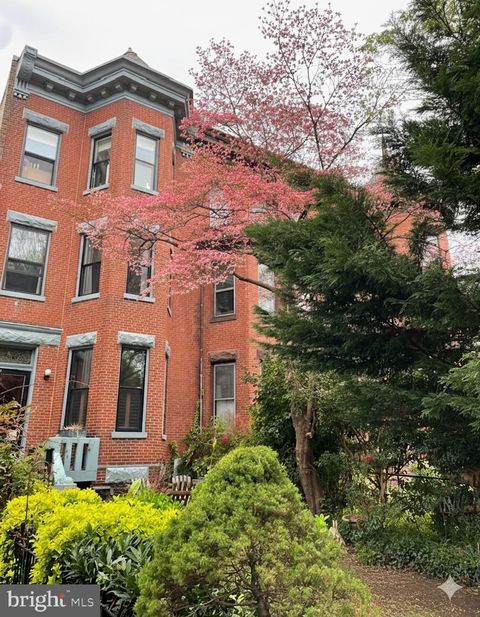 814 MASSACHUSETTS AVENUE NE WASHINGTON DC 20002