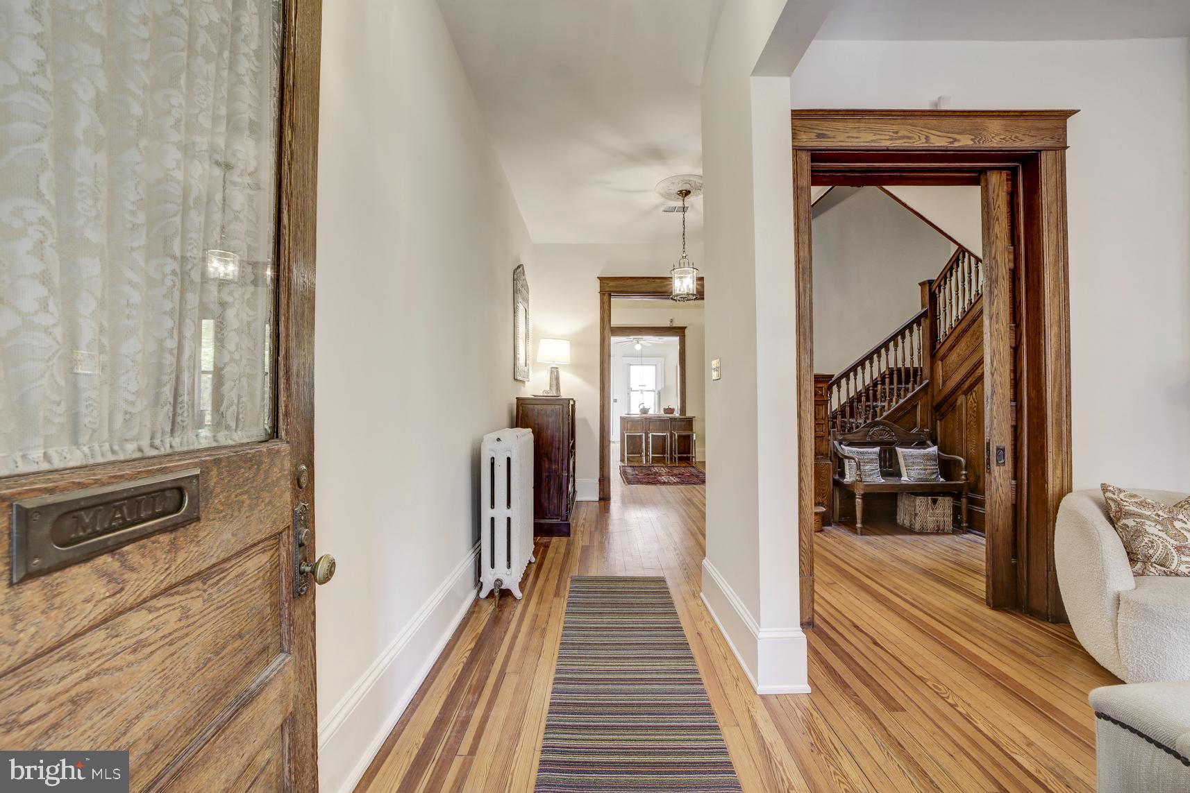 814 MASSACHUSETTS AVENUE NE