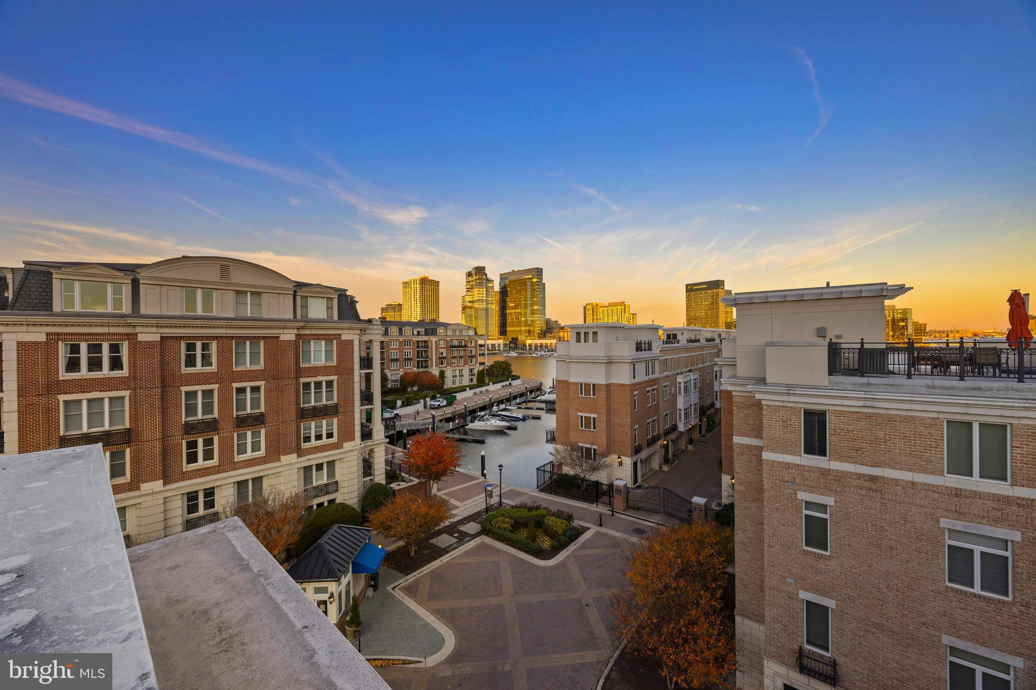 PIER HOMES AT HARBORVIEW - Residential