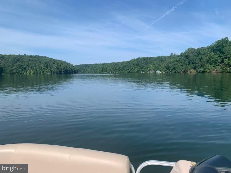 LAKE HOLIDAY ESTATES - Residential