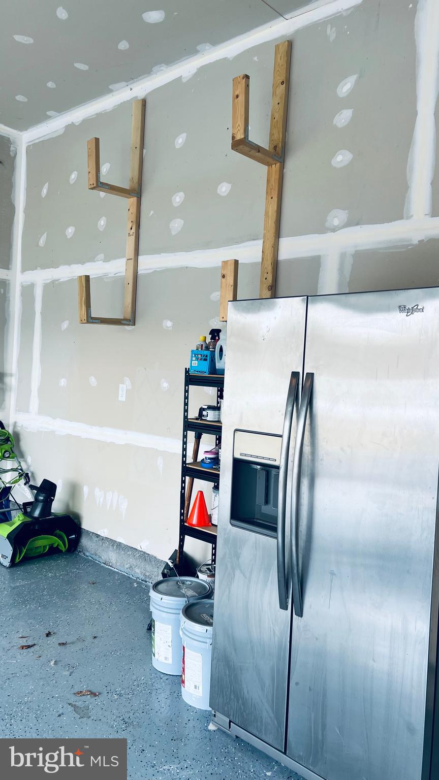 LAKE HOLIDAY ESTATES - Residential