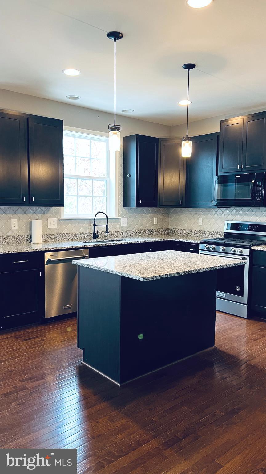 LAKE HOLIDAY ESTATES - Residential