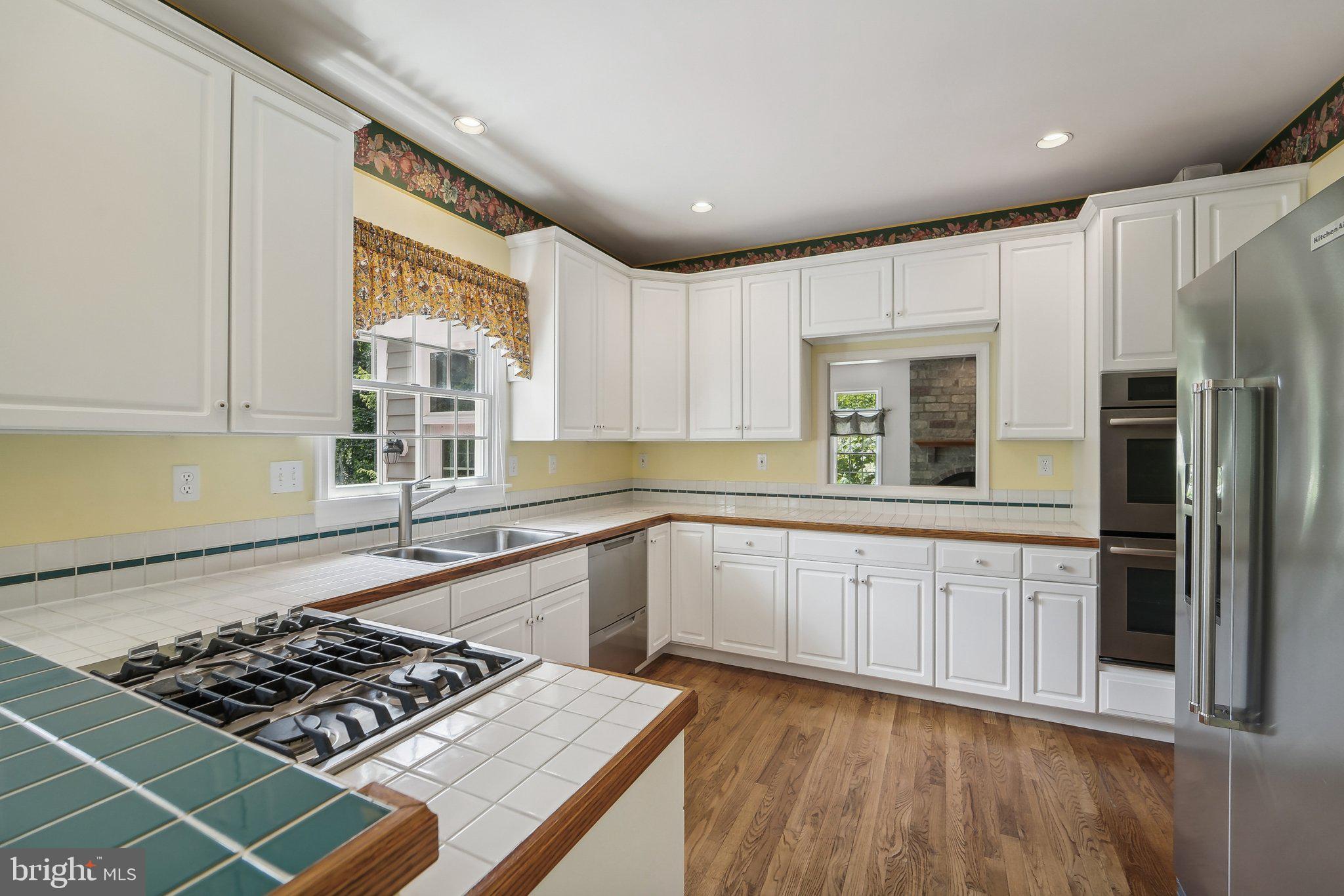 THE HILLSIDE AT SEMINARY - Residential