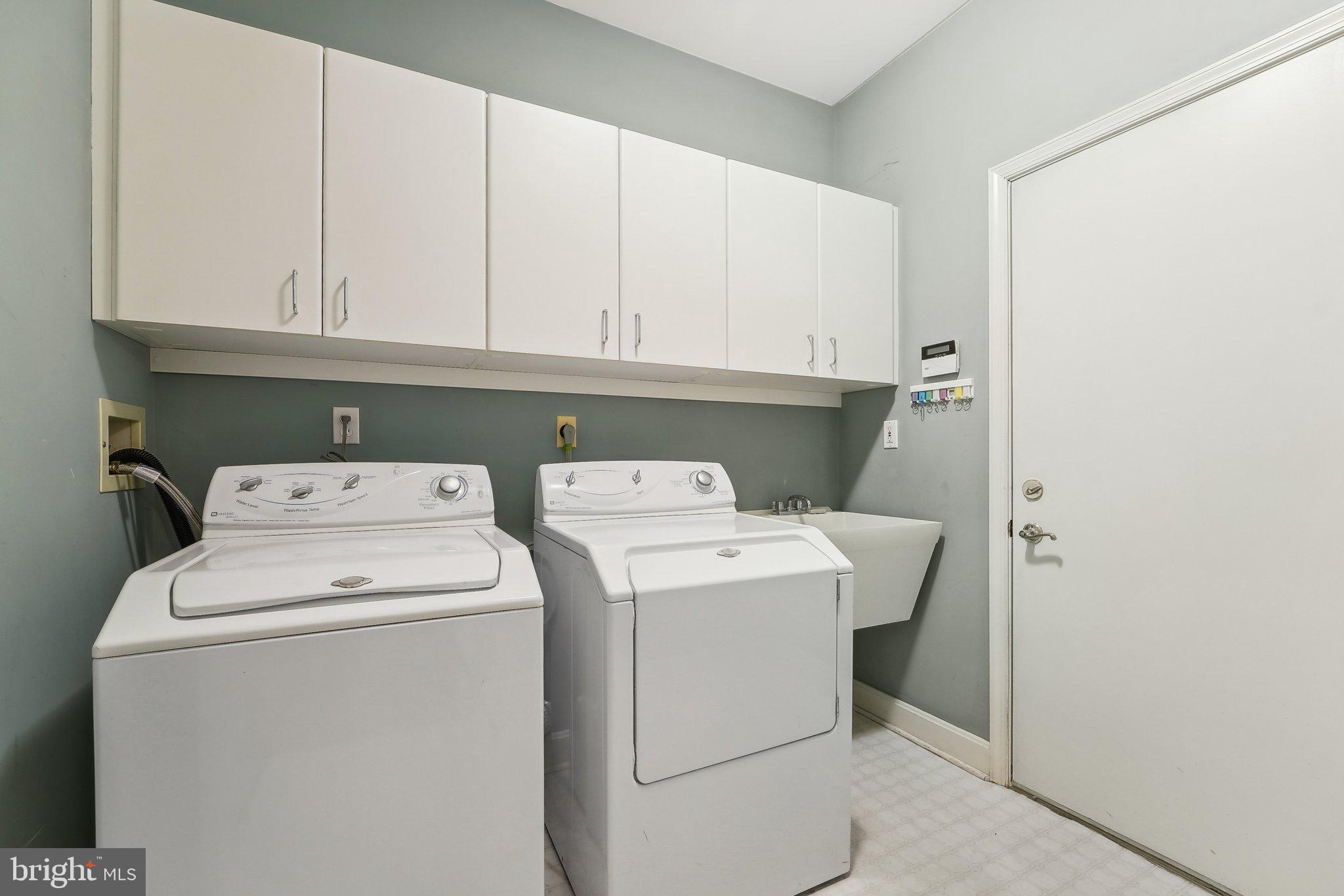 THE HILLSIDE AT SEMINARY - Residential