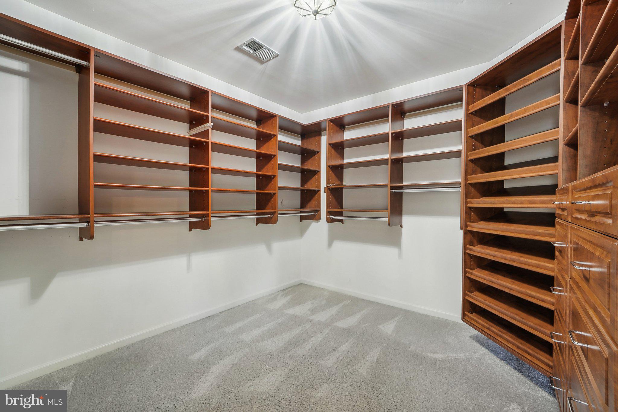 THE HILLSIDE AT SEMINARY - Residential