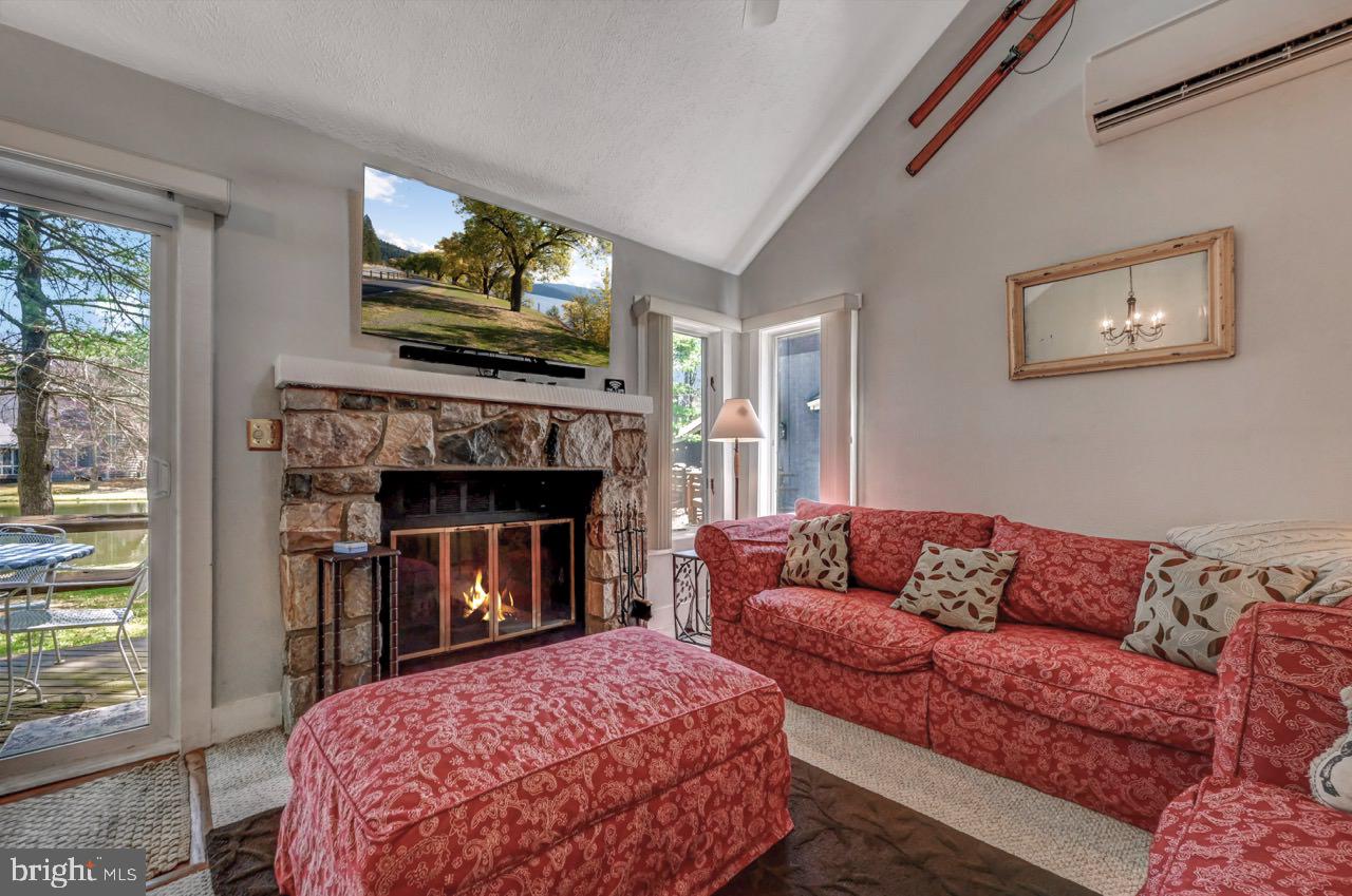 SNOW RIDGE VILLAGE - Residential