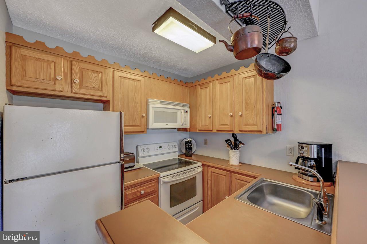 SNOW RIDGE VILLAGE - Residential