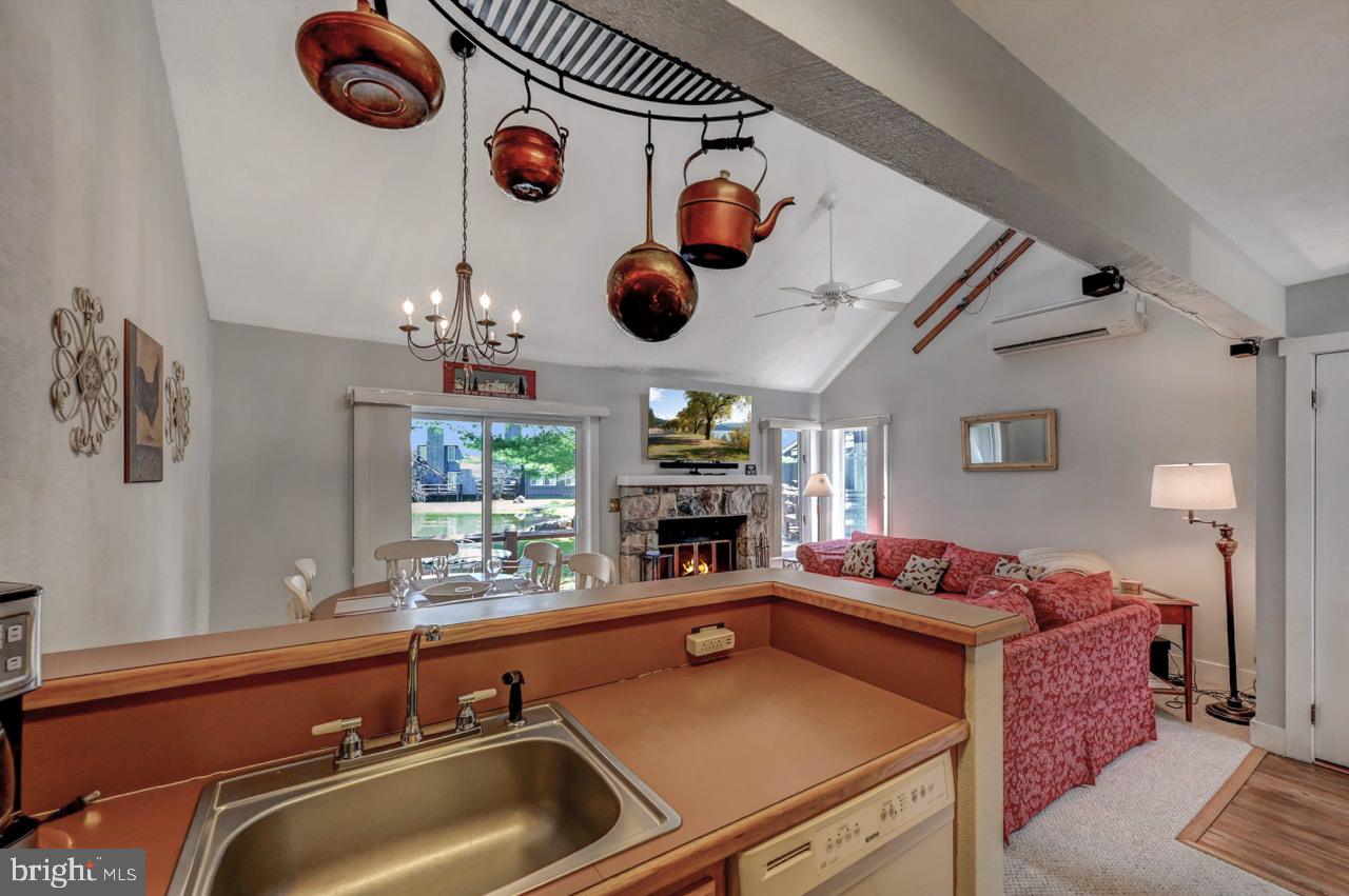 SNOW RIDGE VILLAGE - Residential