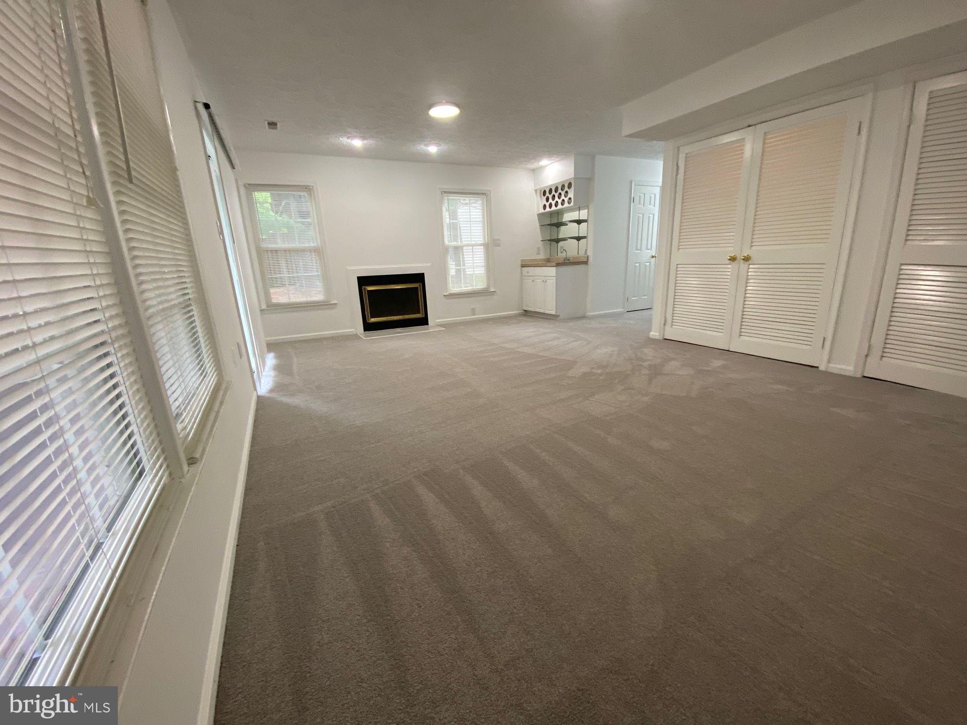 PARADISE - Residential Lease